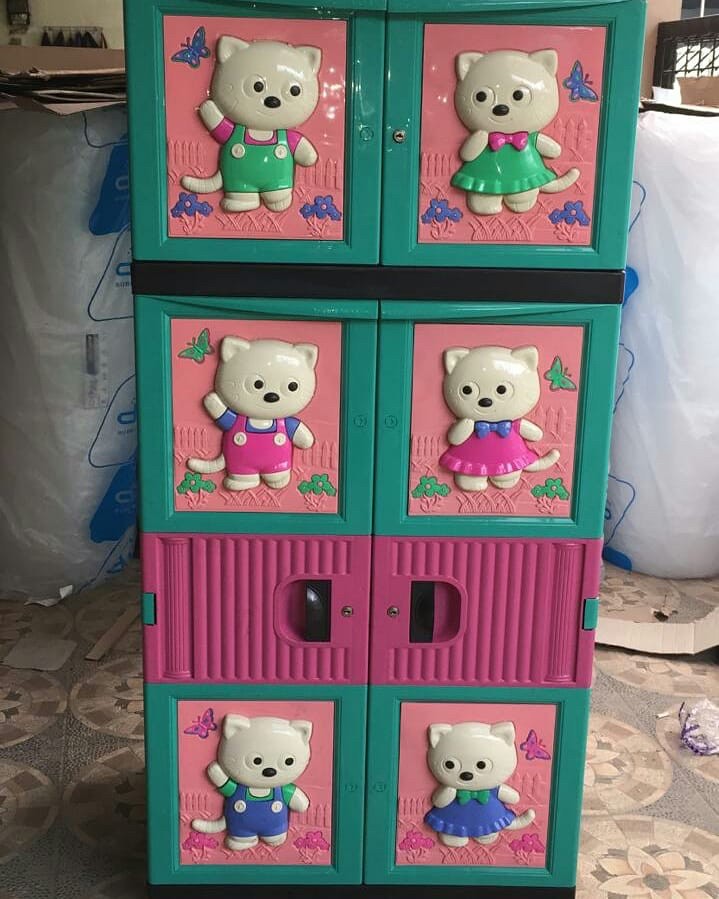 Lemari Baju Plastik Motif Timbul